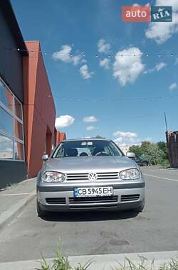 Хэтчбек Volkswagen Golf 2003 в Чернигове