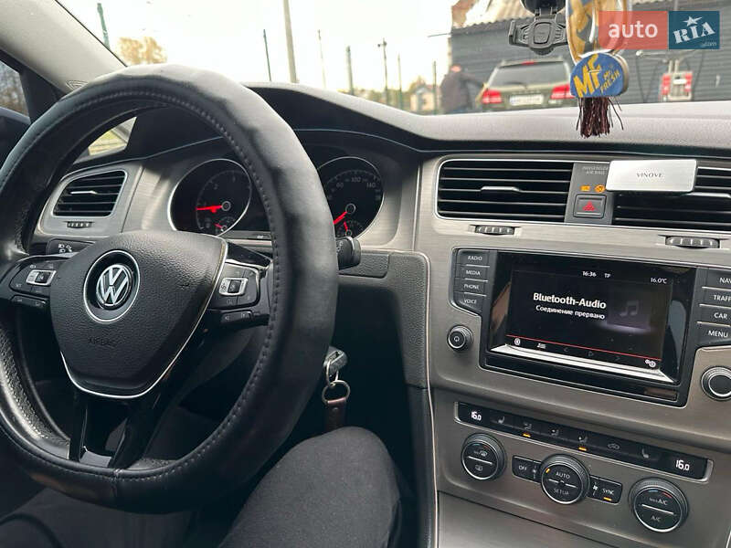 Універсал Volkswagen Golf 2013 в Звягелі