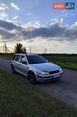 Универсал Volkswagen Golf 2002 в Заре