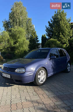 Хэтчбек Volkswagen Golf 2003 в Луцке