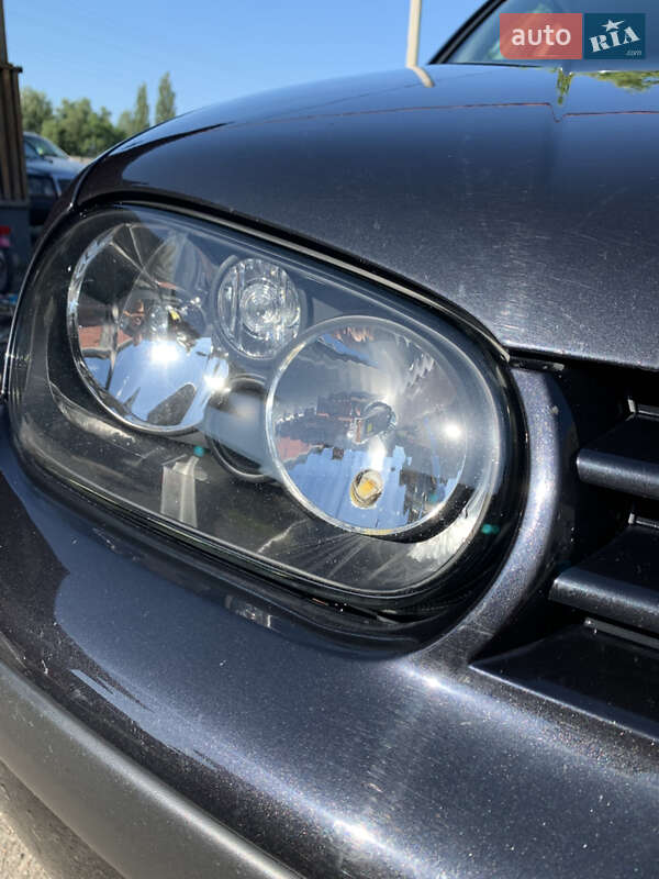 Хетчбек Volkswagen Golf 2002 в Рівному