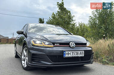 Хетчбек Volkswagen Golf 2017 в Запоріжжі