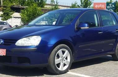 Хэтчбек Volkswagen Golf 2005 в Ковеле