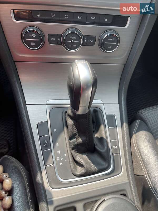 Универсал Volkswagen Golf 2016 в Днепре