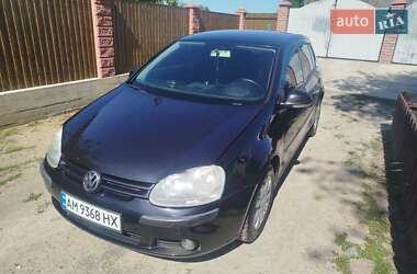 Хэтчбек Volkswagen Golf 2004 в Житомире