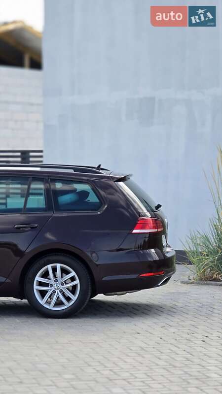 Універсал Volkswagen Golf 2017 в Кропивницькому