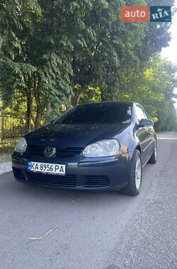 Хэтчбек Volkswagen Golf 2005 в Киеве