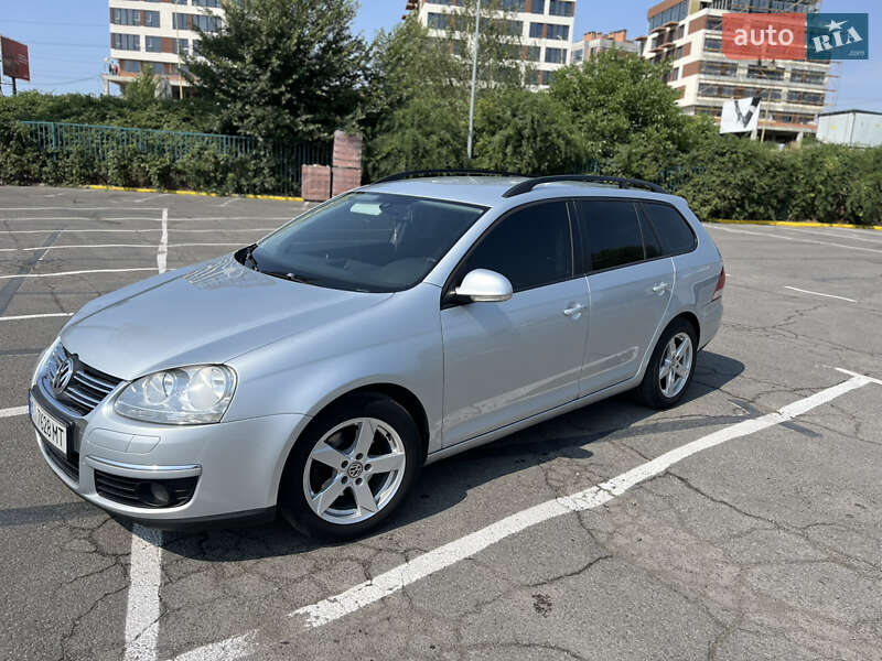 Универсал Volkswagen Golf 2009 в Ужгороде