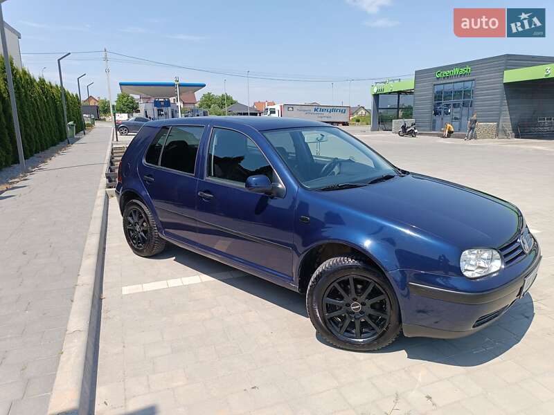 Хэтчбек Volkswagen Golf 2001 в Каменец-Подольском