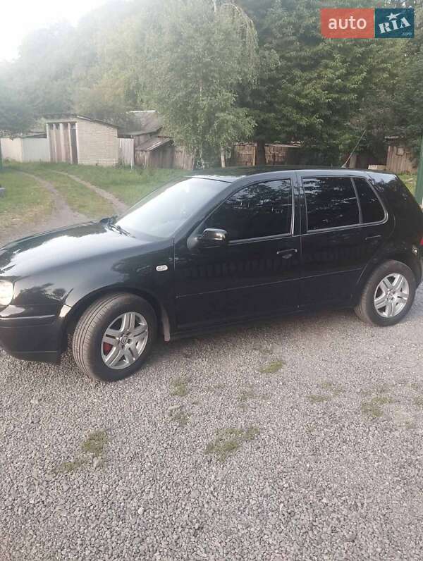Хетчбек Volkswagen Golf 2003 в Луцьку