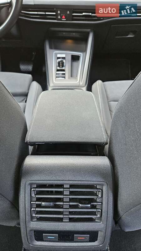 Универсал Volkswagen Golf 2021 в Киеве