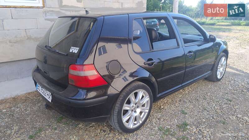 Хетчбек Volkswagen Golf 2002 в Стрию