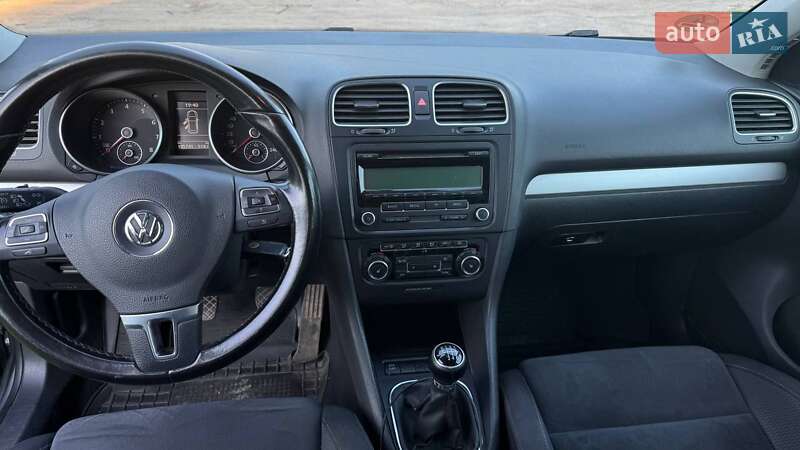 Хэтчбек Volkswagen Golf 2009 в Кролевце