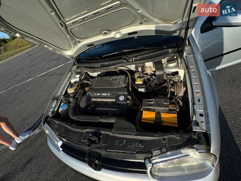 Хэтчбек Volkswagen Golf 2000 в Полтаве