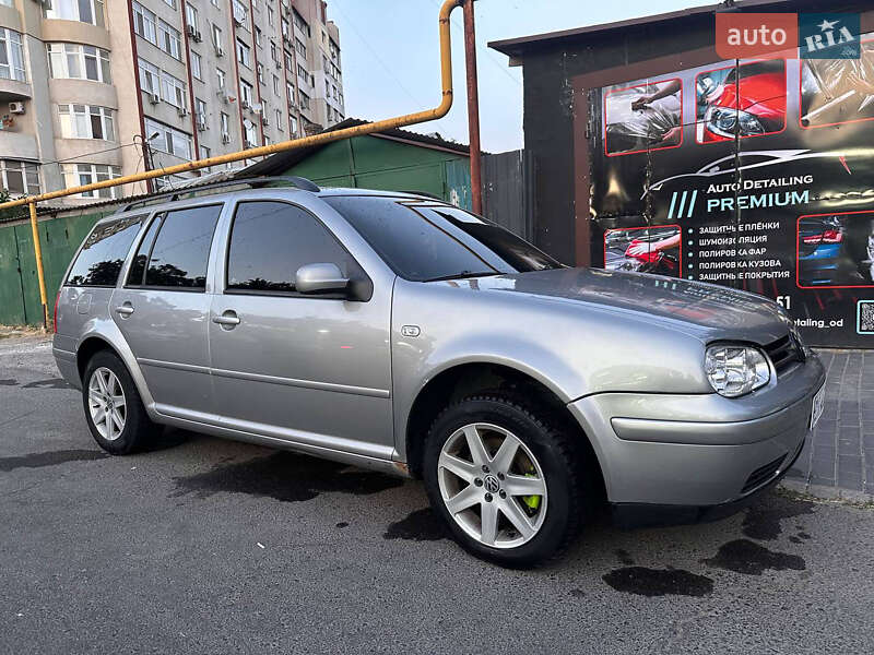 Volkswagen Golf 2003