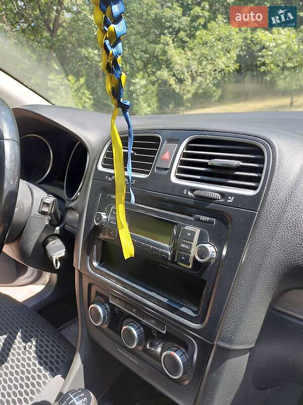 Универсал Volkswagen Golf 2011 в Каменском