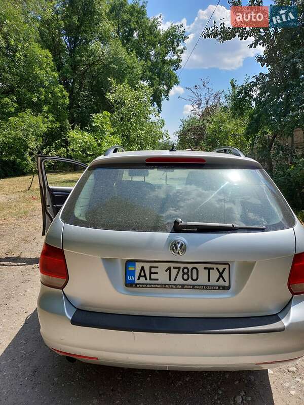 Универсал Volkswagen Golf 2011 в Каменском