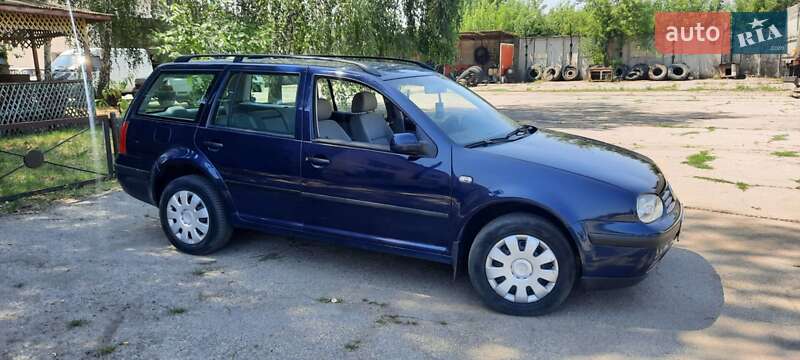 Volkswagen Golf 2003