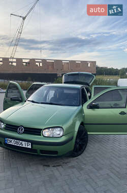 Хетчбек Volkswagen Golf 2000 в Рівному