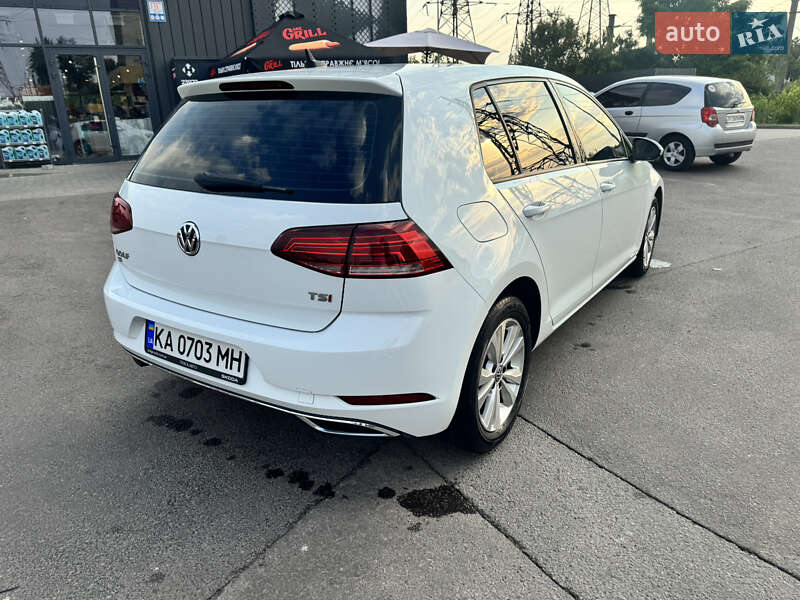 Хэтчбек Volkswagen Golf 2017 в Вышгороде