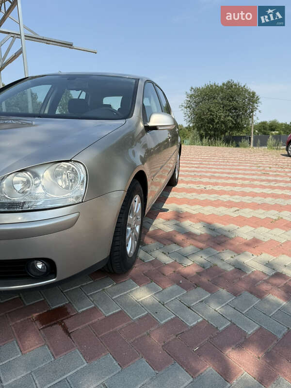 Хетчбек Volkswagen Golf 2005 в Білій Церкві
