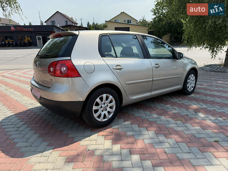 Хетчбек Volkswagen Golf 2005 в Білій Церкві
