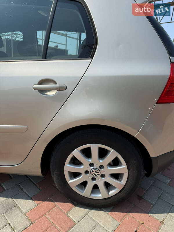 Хетчбек Volkswagen Golf 2005 в Білій Церкві