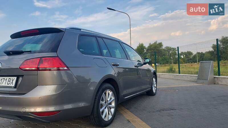 Універсал Volkswagen Golf 2015 в Києві