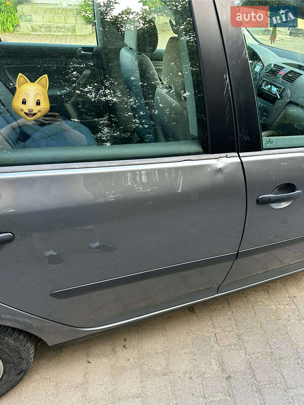Хэтчбек Volkswagen Golf 2004 в Надворной