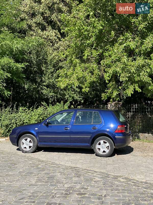 Хэтчбек Volkswagen Golf 2000 в Хотине