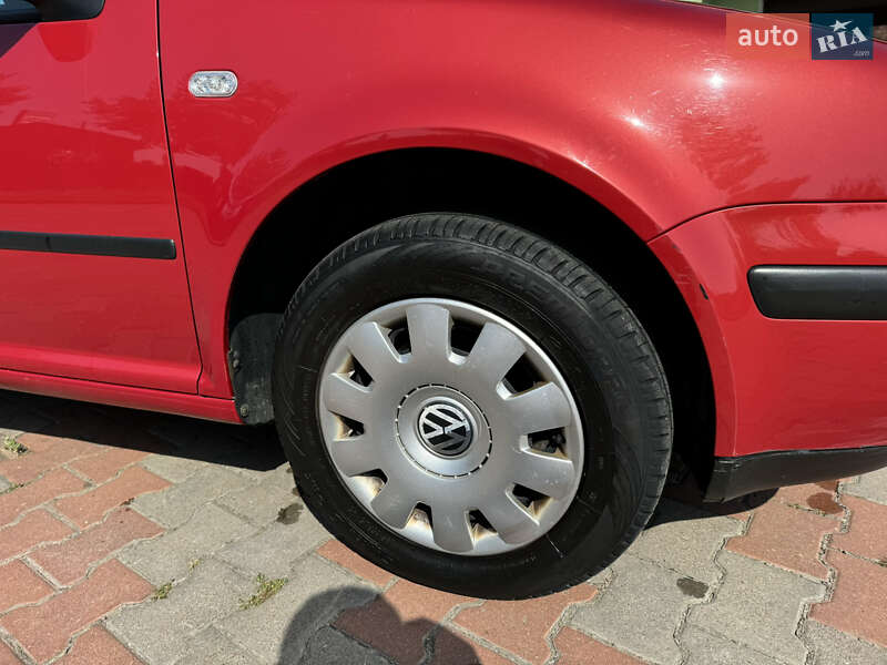 Универсал Volkswagen Golf 2002 в Львове
