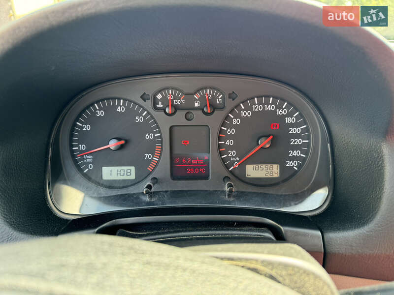 Универсал Volkswagen Golf 2002 в Львове