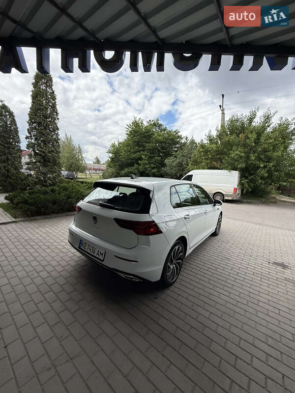 Хетчбек Volkswagen Golf 2022 в Павлограді