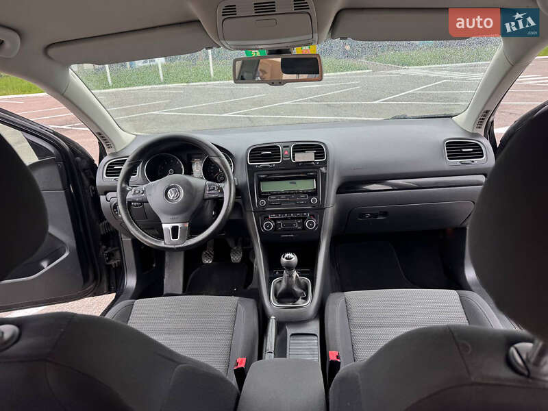 Универсал Volkswagen Golf 2010 в Житомире