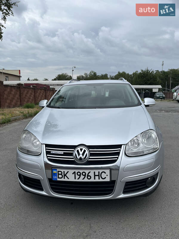 Універсал Volkswagen Golf 2008 в Рівному