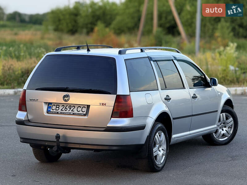 Універсал Volkswagen Golf 2001 в Мені