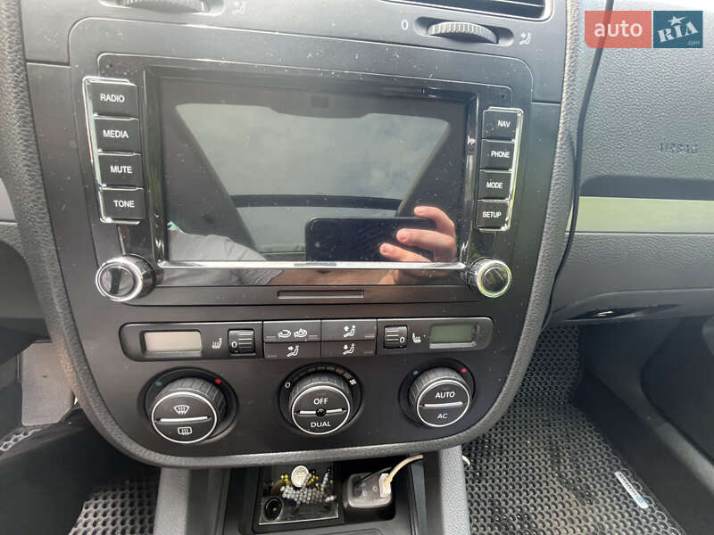 Універсал Volkswagen Golf 2009 в Харкові