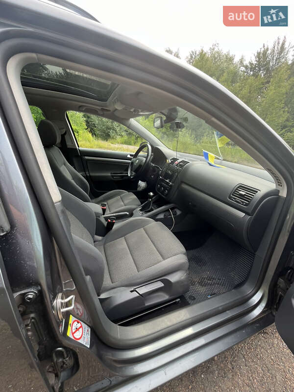 Універсал Volkswagen Golf 2009 в Харкові