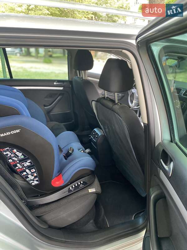 Універсал Volkswagen Golf 2011 в Львові