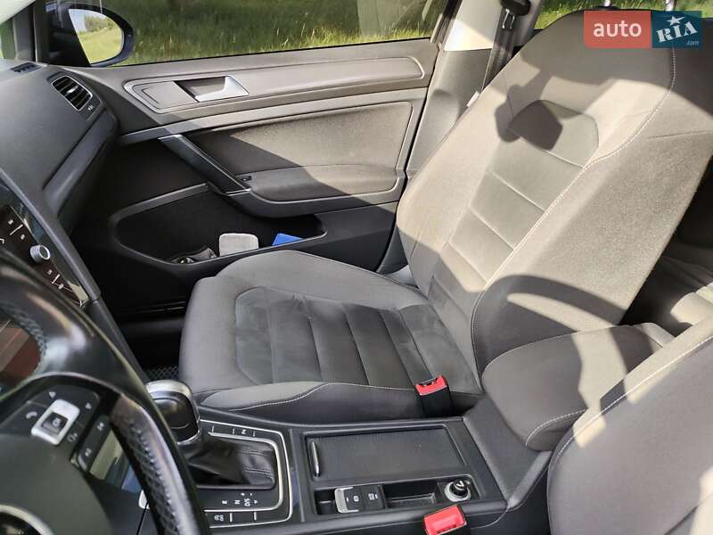 Универсал Volkswagen Golf 2017 в Бородянке