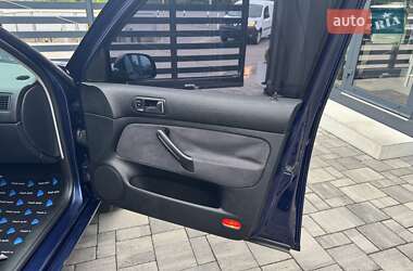 Хетчбек Volkswagen Golf 1998 в 