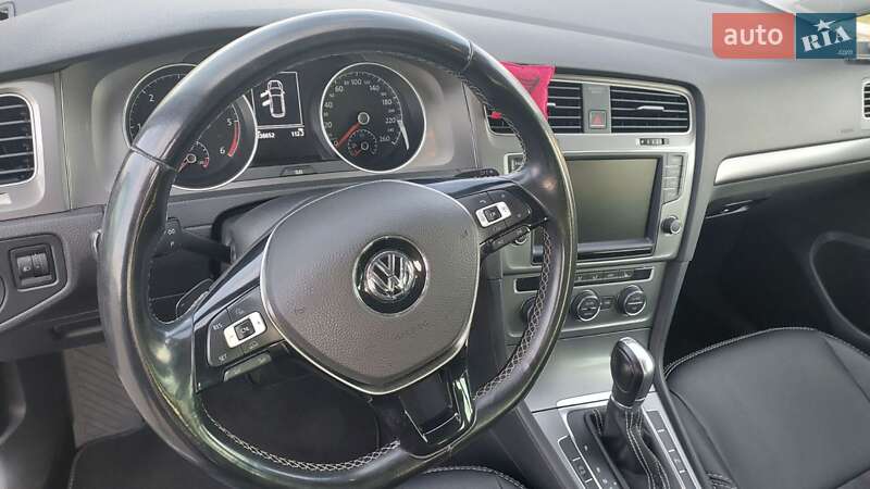 Універсал Volkswagen Golf 2015 в Києві