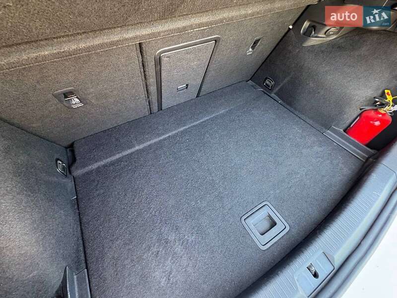 Хетчбек Volkswagen Golf 2012 в Гостомелі
