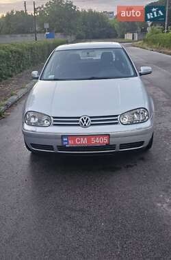 Хетчбек Volkswagen Golf 2002 в Луцьку