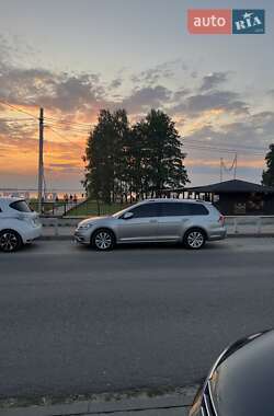 Универсал Volkswagen Golf 2018 в Ровно