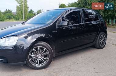 Хэтчбек Volkswagen Golf 2005 в Миргороде