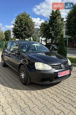 Хэтчбек Volkswagen Golf 2004 в Хмельницком