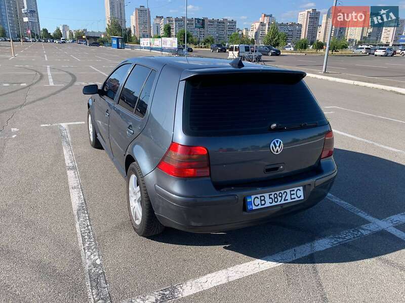 Volkswagen Golf 2000