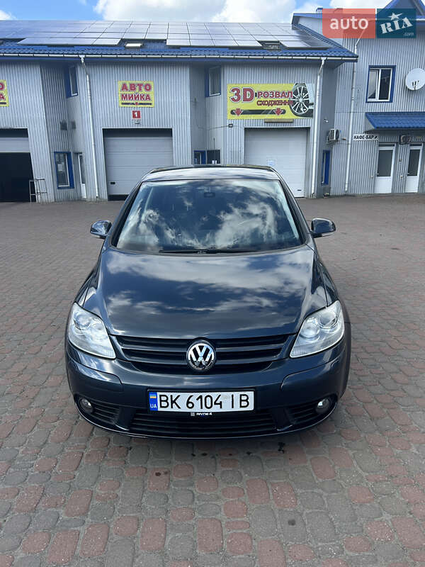 Хетчбек Volkswagen Golf 2008 в Рівному
