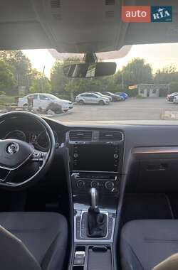 Универсал Volkswagen Golf 2018 в 